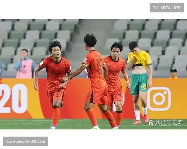 中国队2:1泰国 逆转晋级亚洲杯八强 中国队2:1泰国 逆转晋级亚洲杯八强